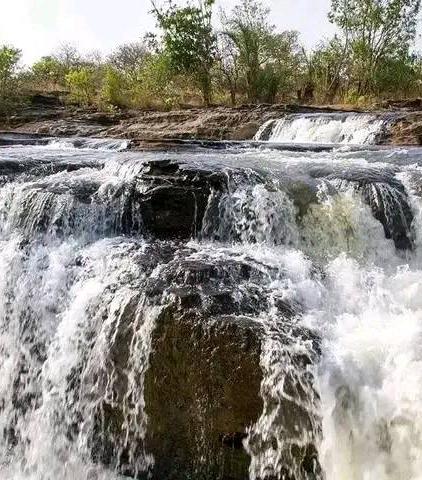 Les Cascades de Banfora : Un joyau naturel du Burkina Faso