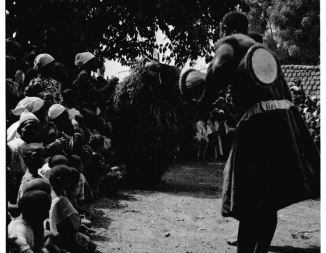Mécanismes traditionnels de vivre-ensemble et de gestion des conflits chez les moose : le rôle central des panégyriques